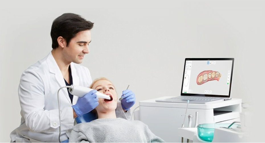 Working with an intraoral scanner